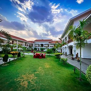 Hotel Earth Light Sauraha